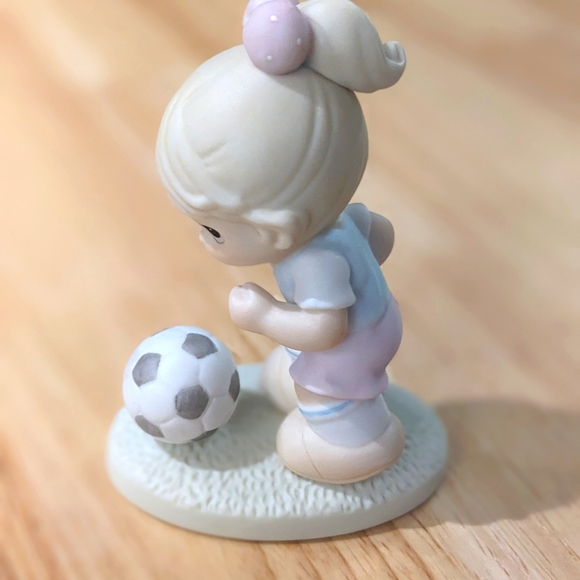 Precious Moments Soccer Girl Figurine - Picture 6 of 7